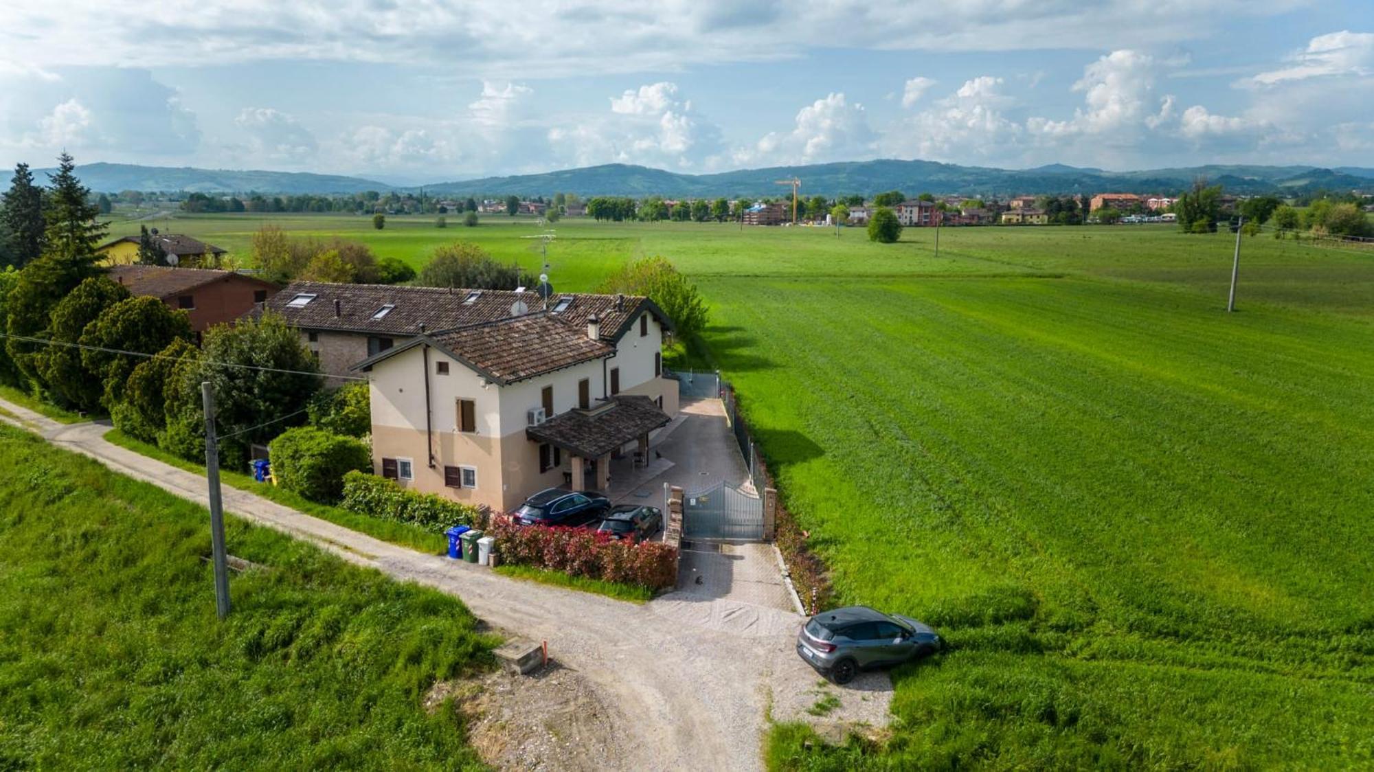 Due Maesta Home Reggio Emilia Exterior photo